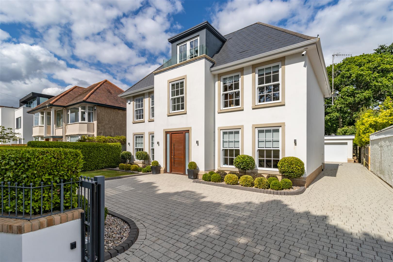 Property information Luxury & Prestige